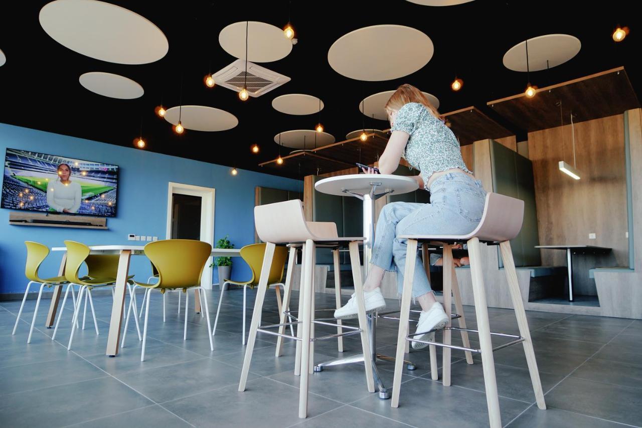 Campus Hub Hostel มซิดา ภายนอก รูปภาพ