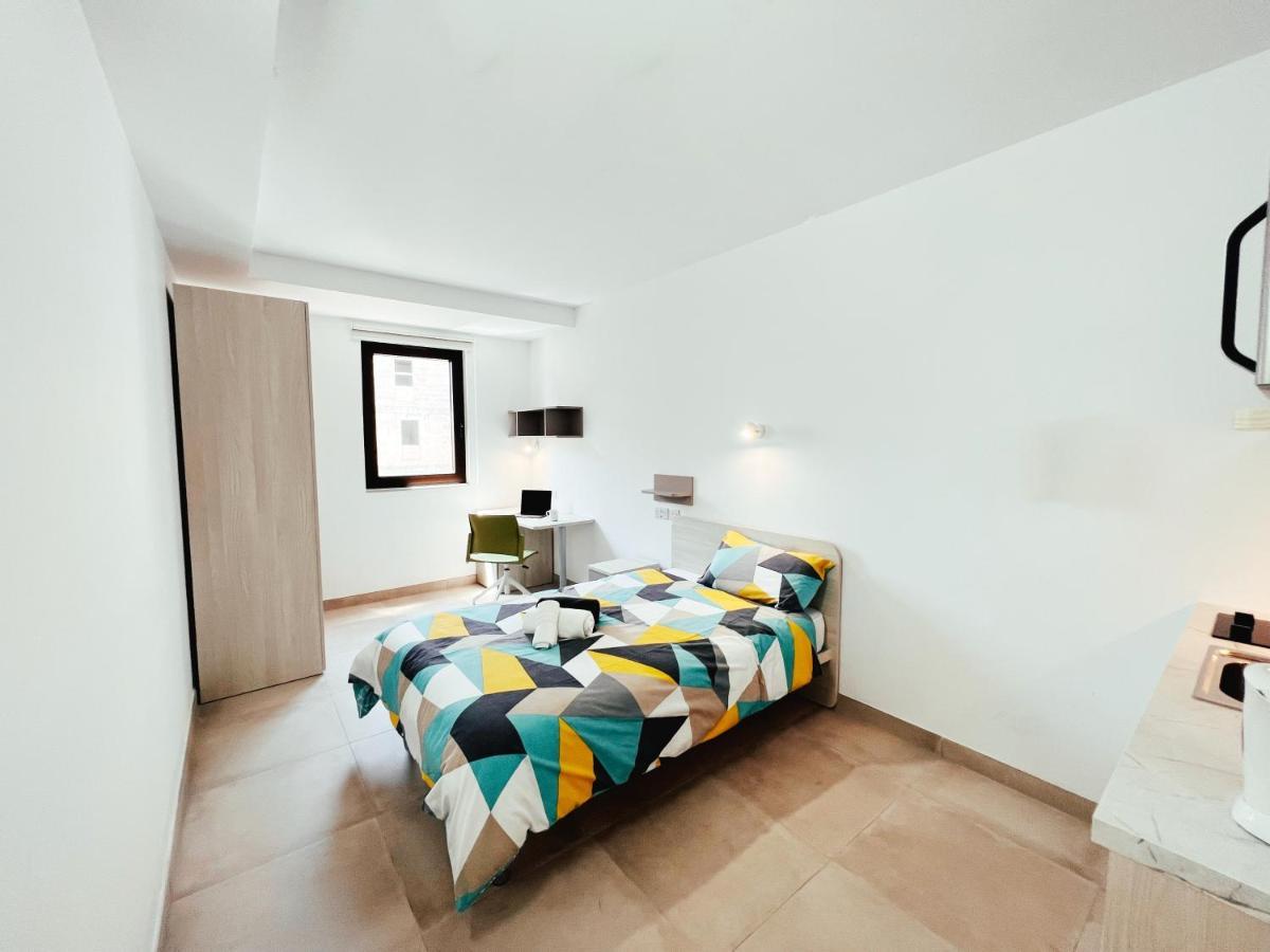 Campus Hub Hostel มซิดา ภายนอก รูปภาพ